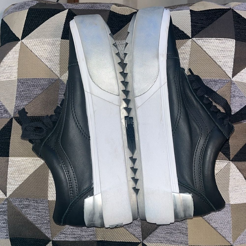 EXCELLENT CONDITION VANS OLD SKOOL STACKED SHINY BLACK/WHITE PLATFORM SHOES 8.5 - Picture 2 of 9